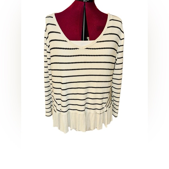 “Maurices” Size XXL Women’s Long Sleeve Knit Top - Picture 3 of 8